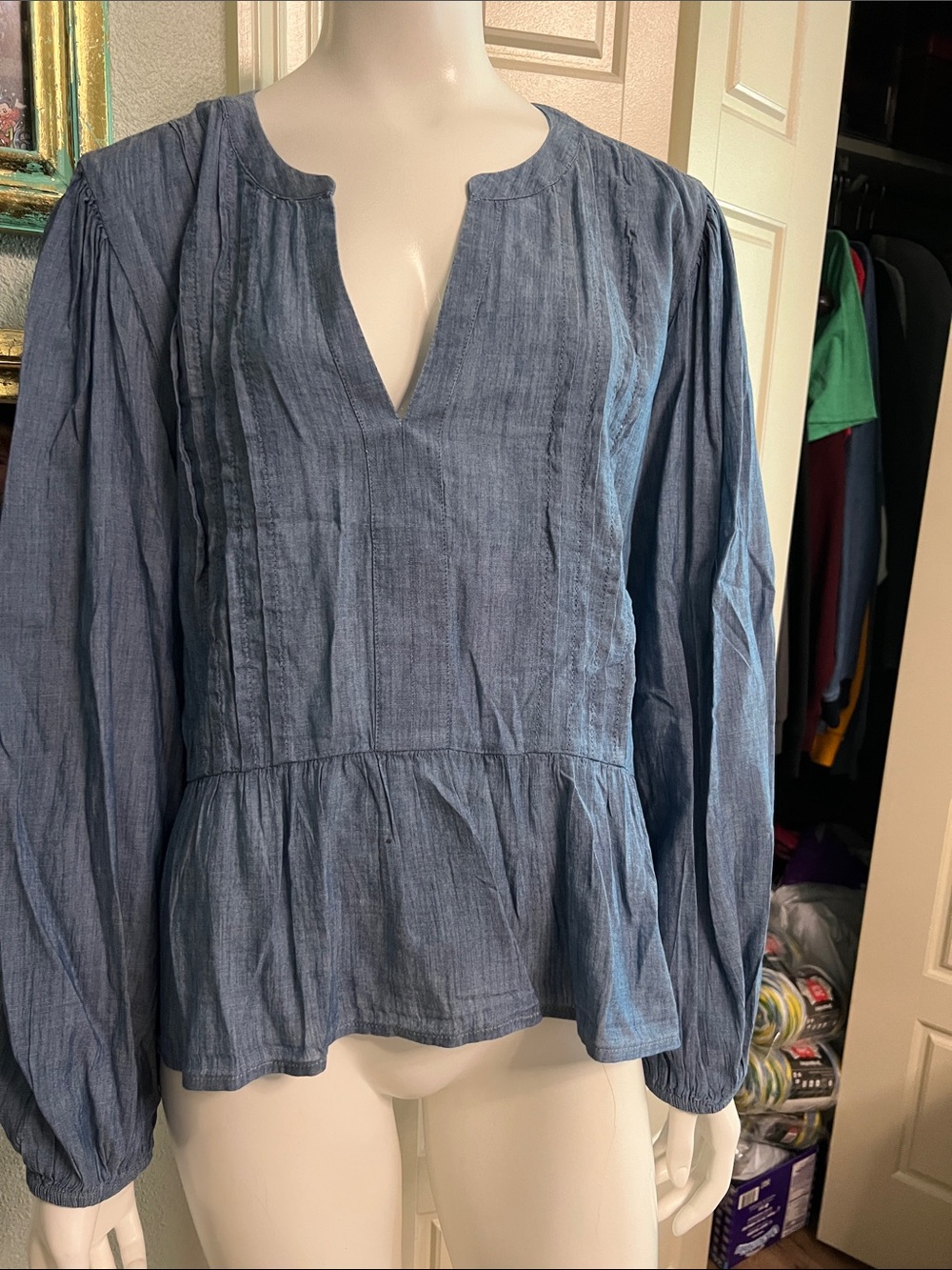 #800 Women's Blue Peplum Pintuck Top